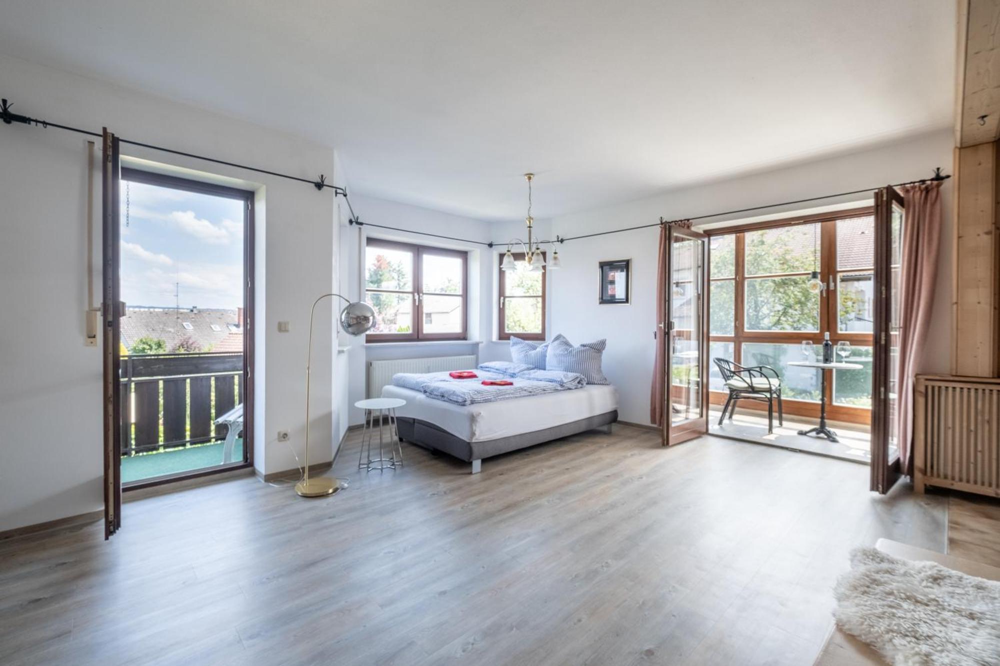 Gemuetliches Wohlfuehl-Apartment Mit Perfektem Seeblick Diessen am Ammersee Bagian luar foto
