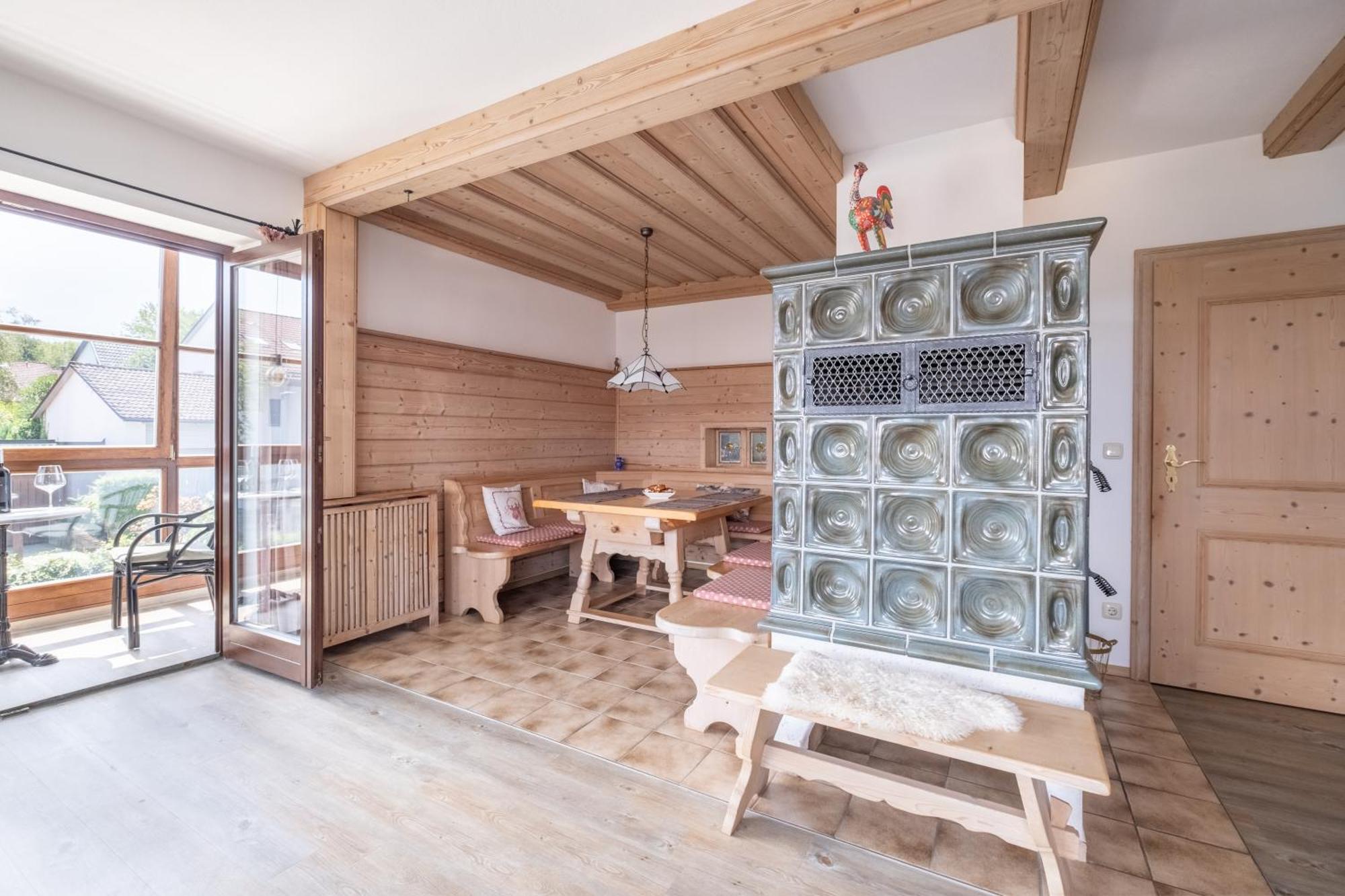Gemuetliches Wohlfuehl-Apartment Mit Perfektem Seeblick Diessen am Ammersee Bagian luar foto